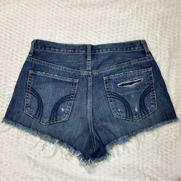 Hollister Denim Shorts Size 5/w27 - Picture 2 of 4